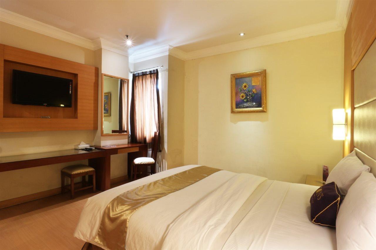 Coins Hotel Giacarta Esterno foto