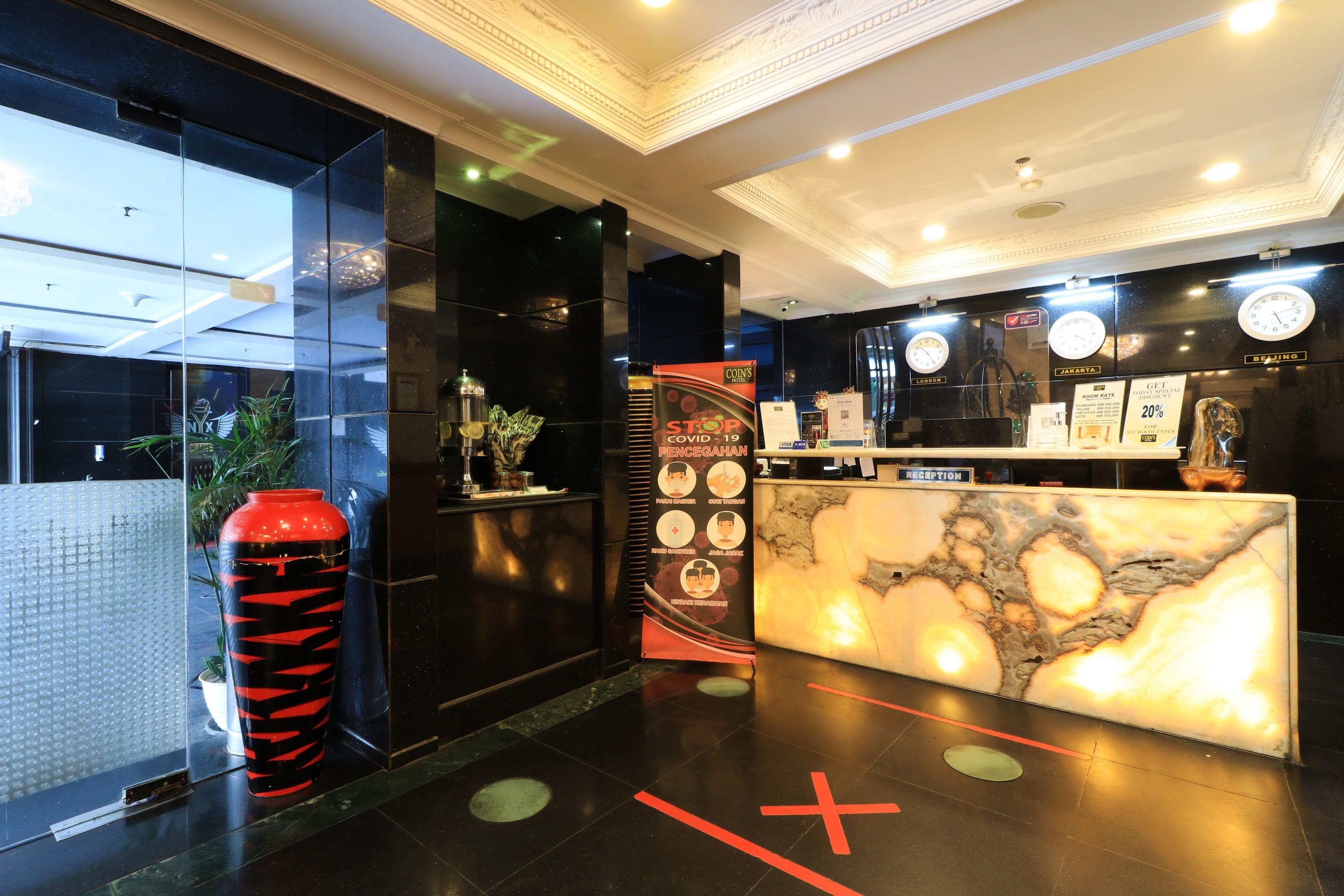 Coins Hotel Giacarta Esterno foto